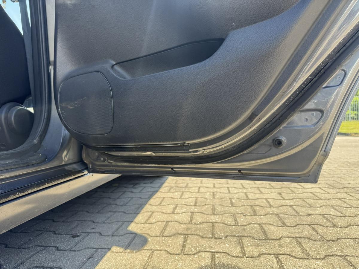 Toyota Avensis T25 original T&uuml;r hinten rechts 1E5 Gray Perleffekt Kombi Rohbau Bj.2004